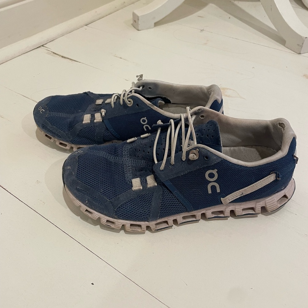 OnCloud tennis shoes